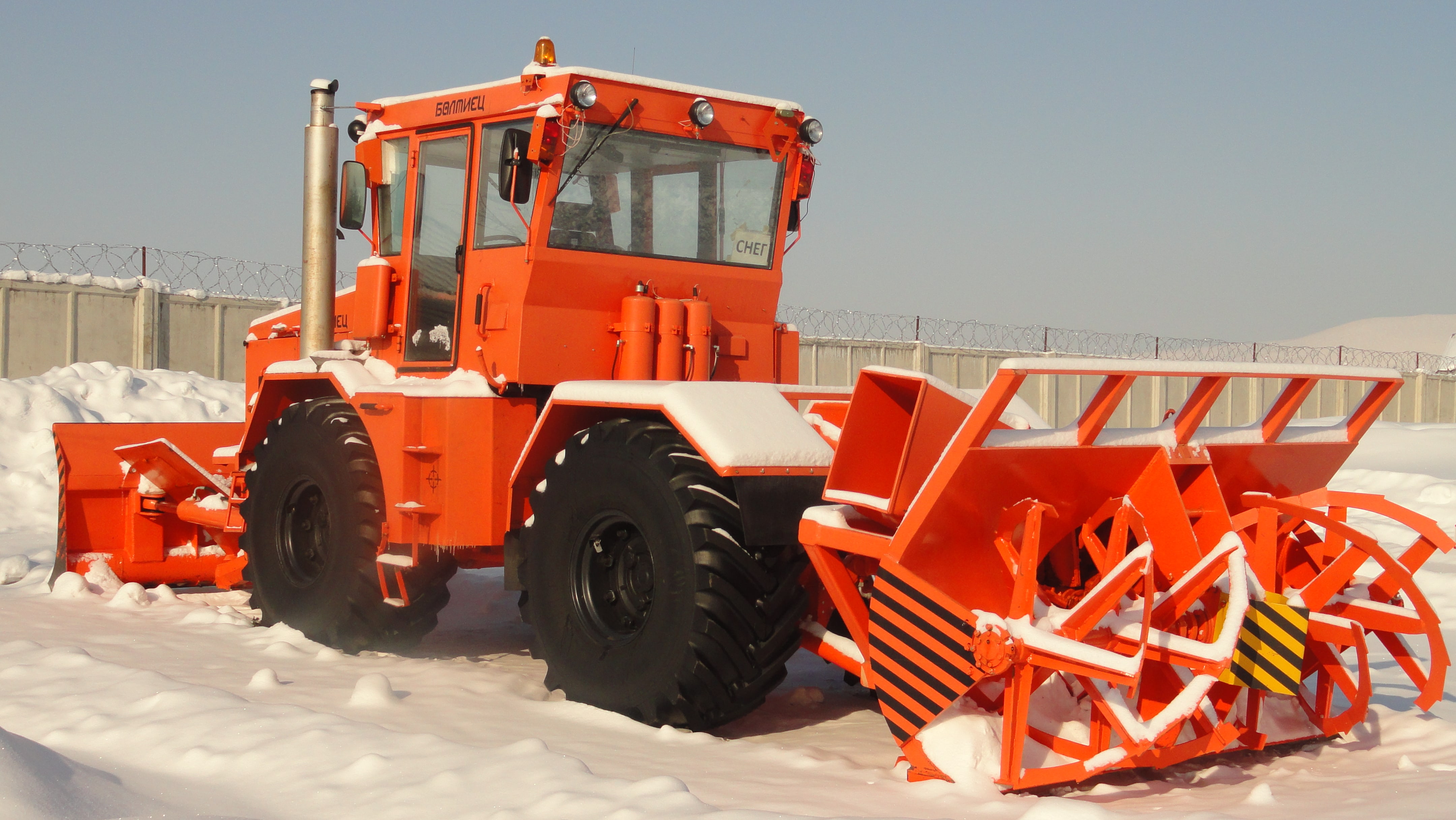 Снегоуборочный трактор Husqvarna TS 346 (В комплекте: роторный снегоуборщик)